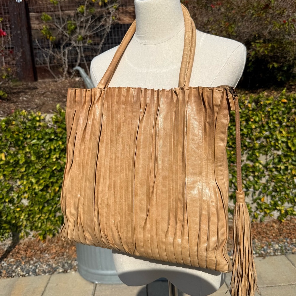 Vintage Tezari pleated leather handmade tote - Picture 3 of 7